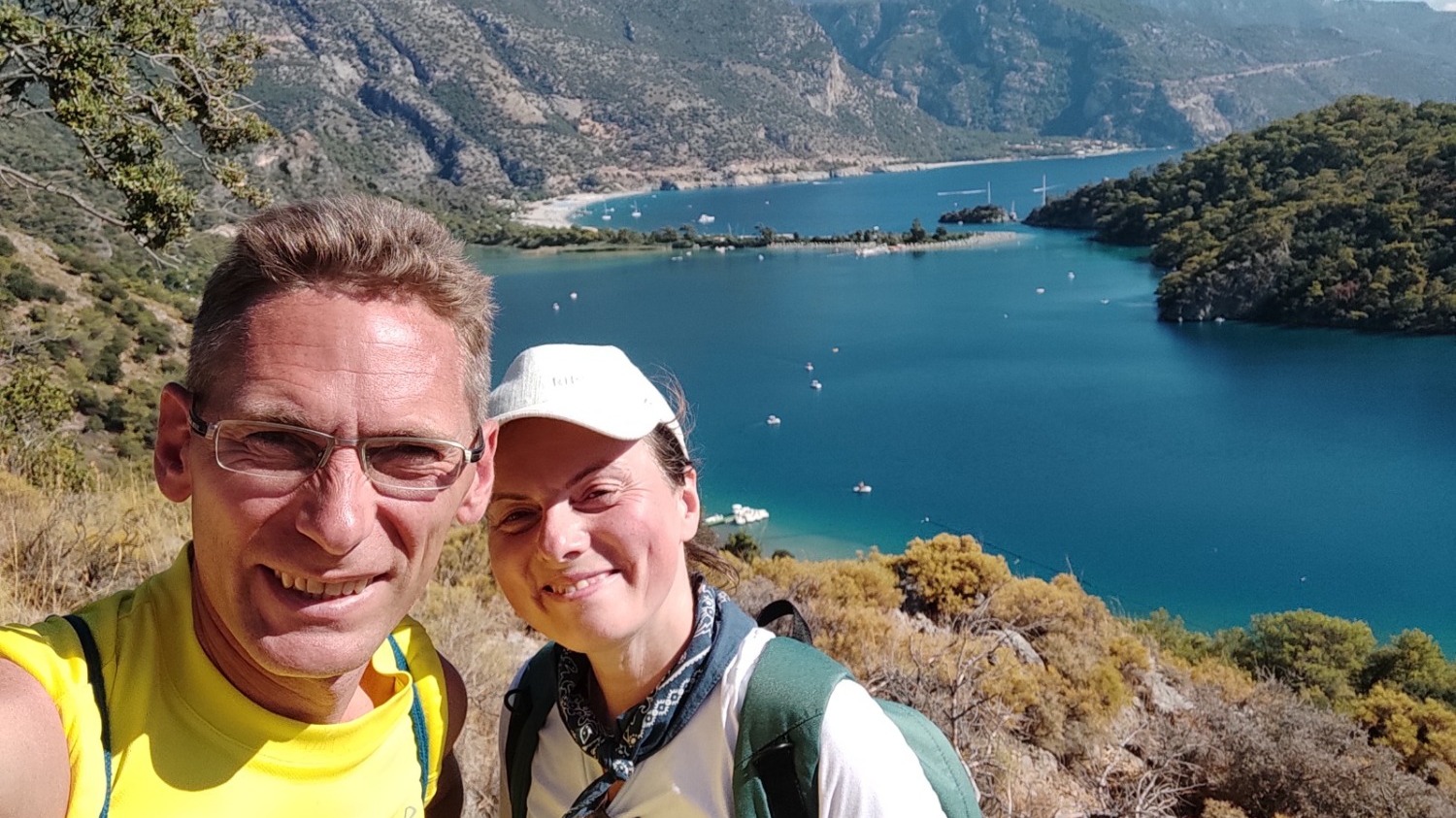 Кирилл и Лидия работают в СМИ и вместе ведут блог о путешествиях