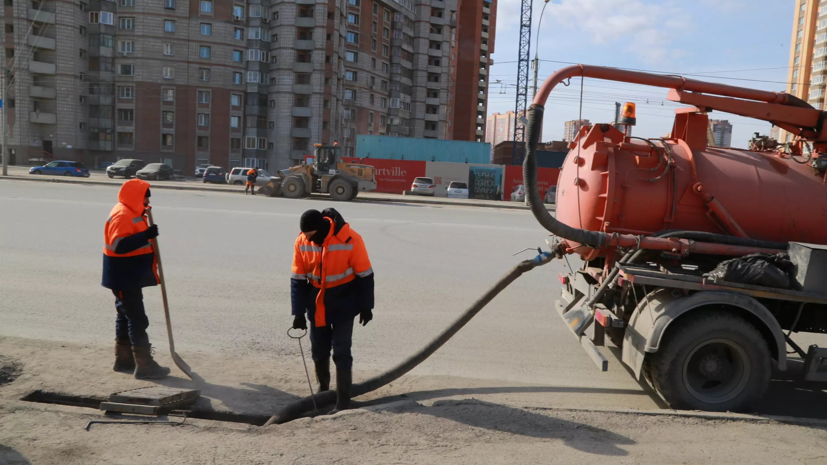 В Новосибирске продолжаются ремонтные работы на городских магистралях