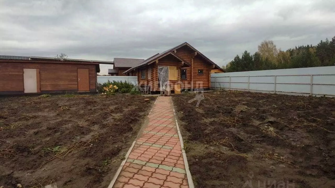 Дача находится в селе Новолуговое