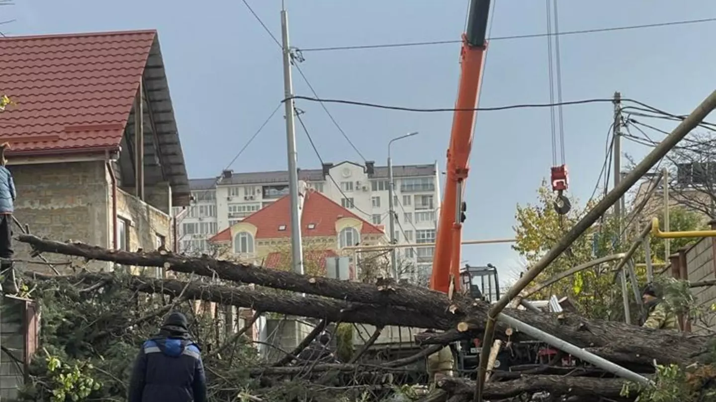 В Севастополе продолжают устранять последствия аварии.
