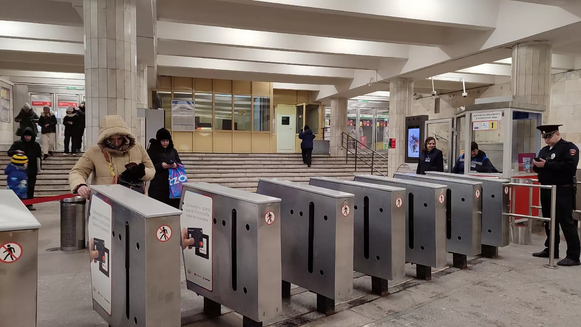 Новосибирцы не смогли попасть в метро