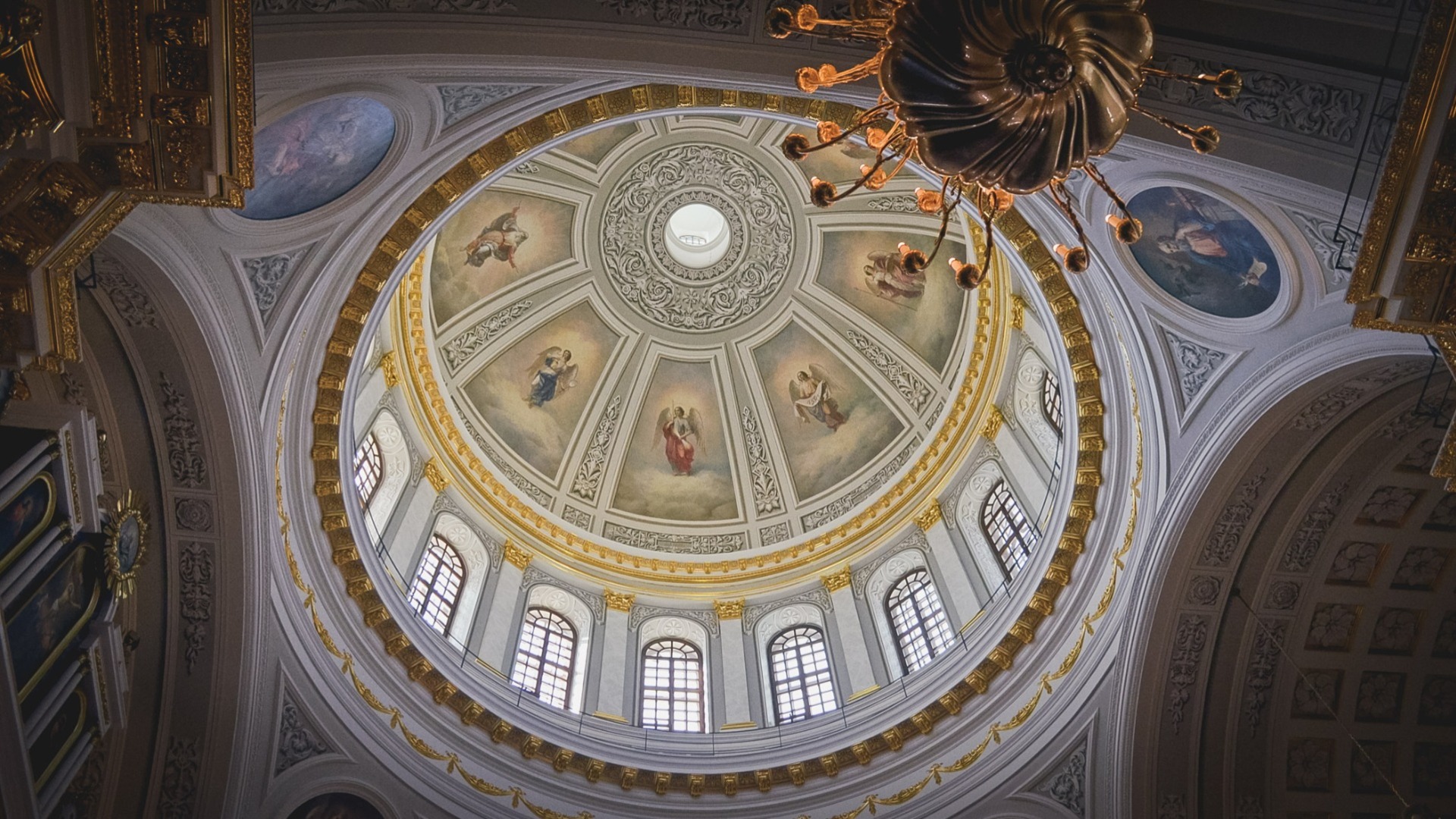 Новый орган прозвучал в католическом храме Новосибирска