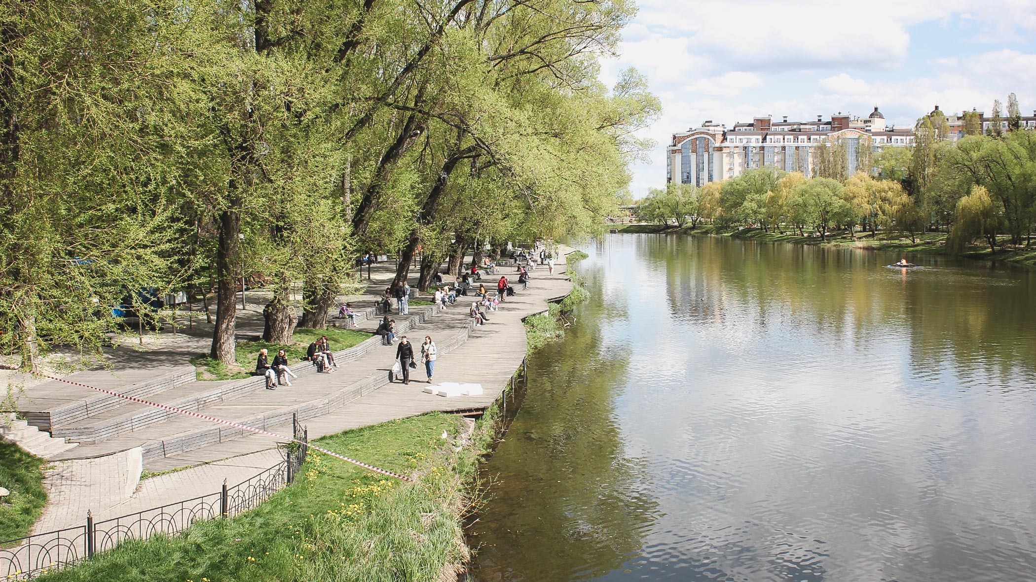 Экотропа, зелёные зоны и скейт-площадка: каким будет парк на реке в Новосибирске